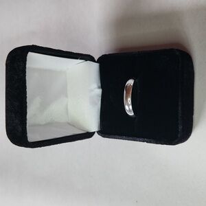🆕️ Stainless Steel Ring Size 8 NWOT